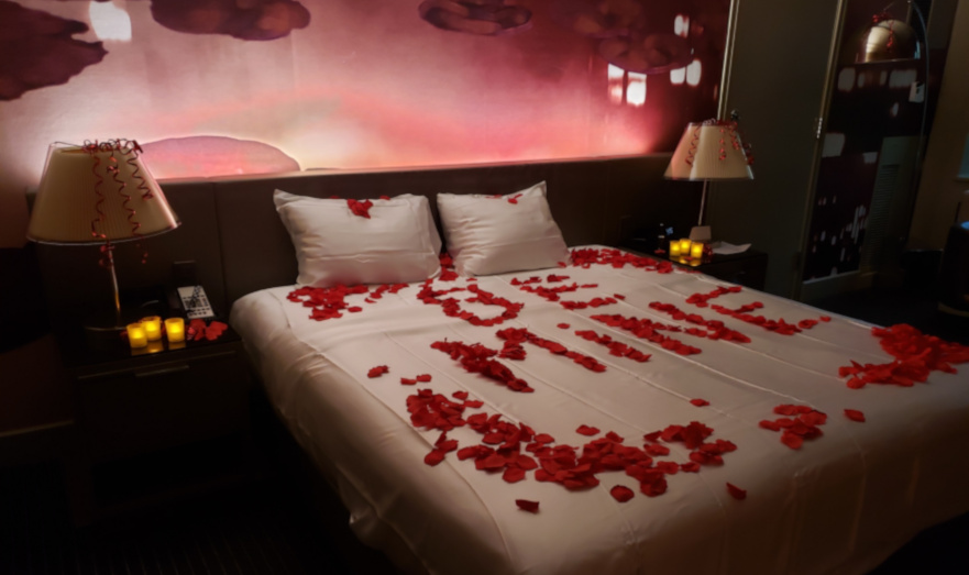 how to set up a romantic hotel room for him