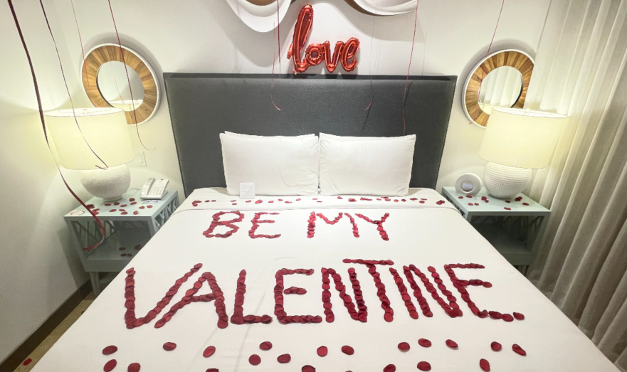 valentines day hotel room decoration