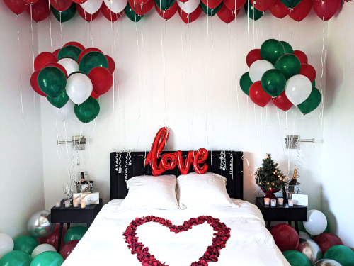 The Christmas Hotel Romantic Party Room Decoration